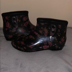 Ankle rain boots